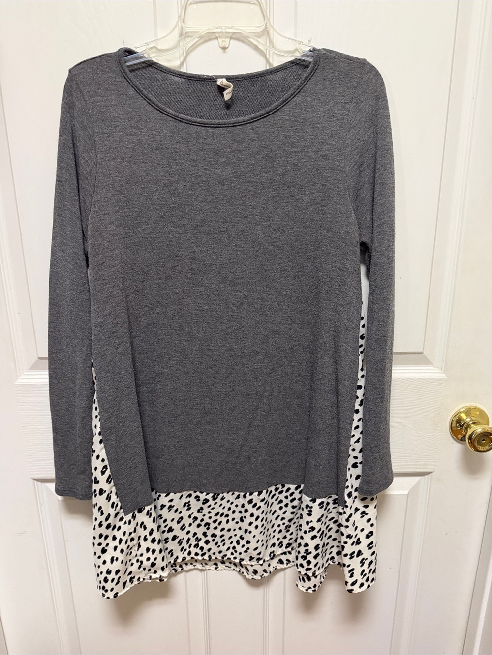 Beeson River Gray Long-Sleeve Soft Tunic with Cheetah Print Hem, Size M